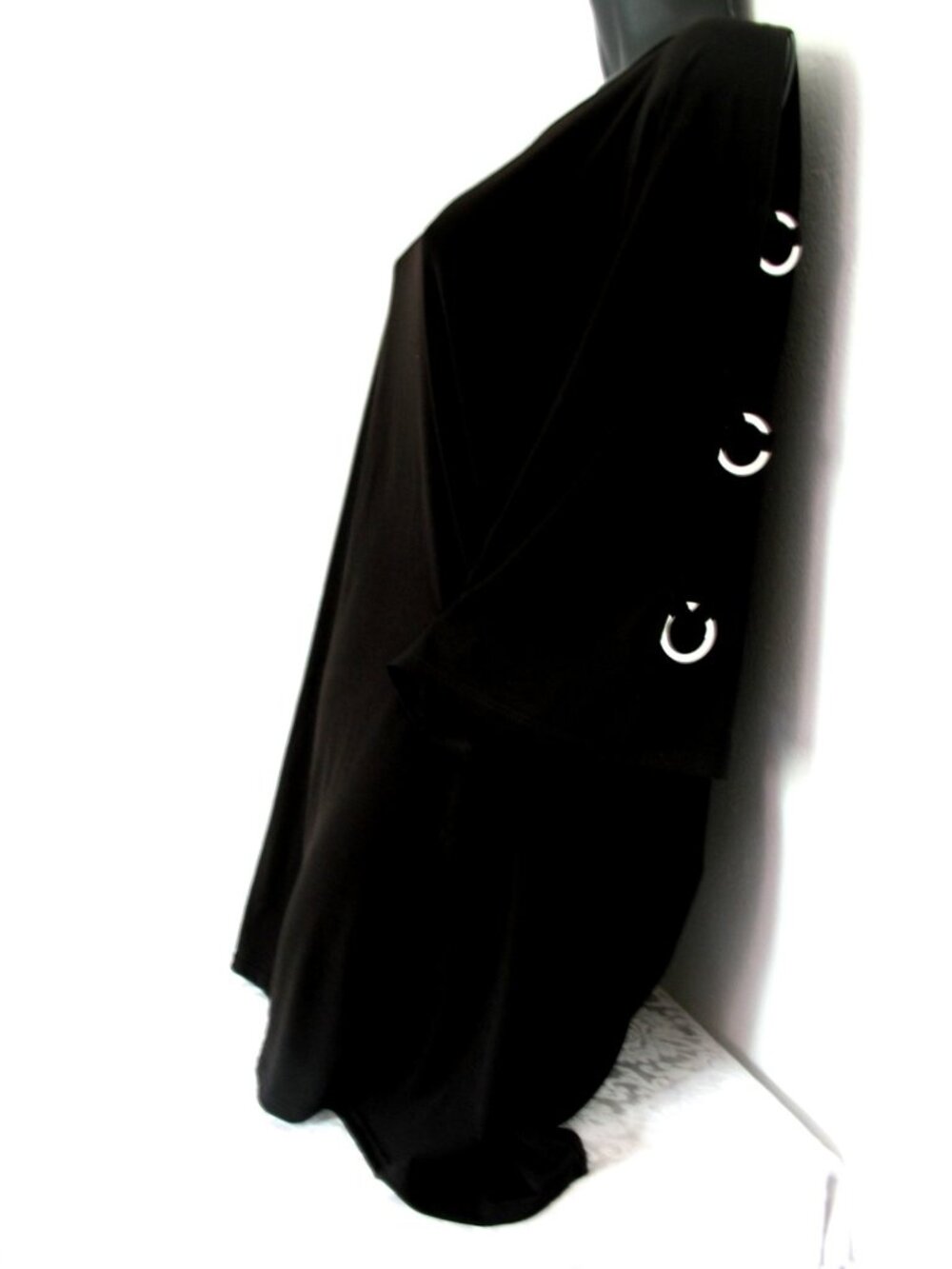 Avenue Women's Plus Size 30/32 Top Black Tunic Cold Shoulder Sleeve/silver rings